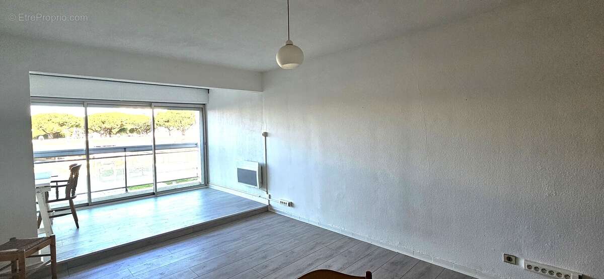 Appartement à MAUGUIO