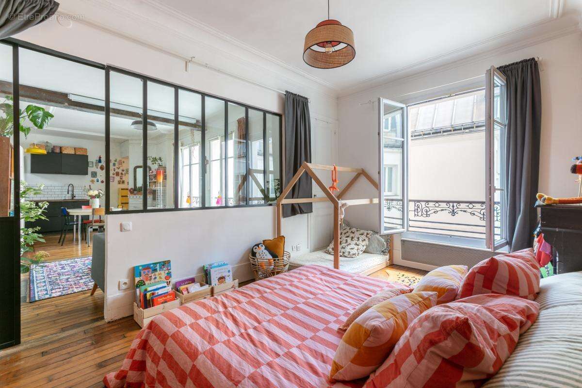 Appartement à PARIS-11E