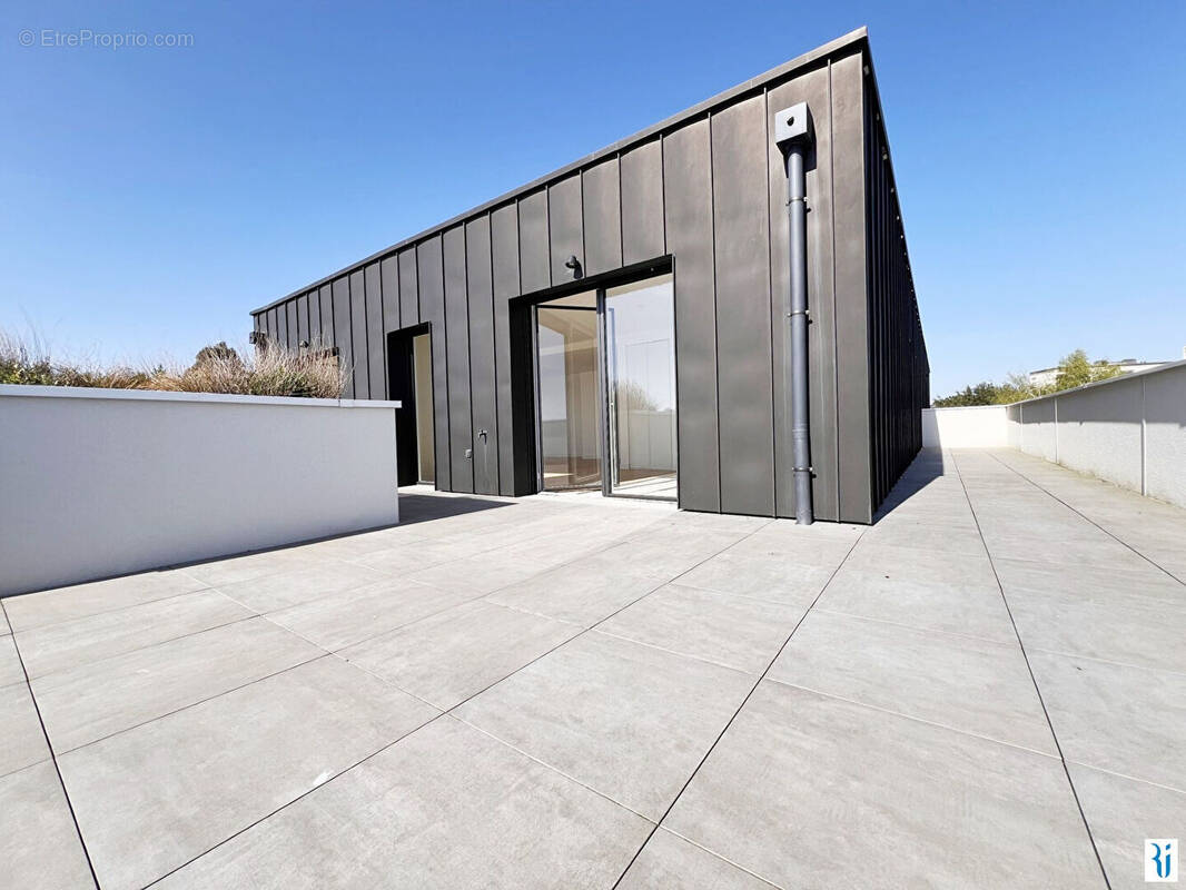 Appartement à MONT-SAINT-AIGNAN