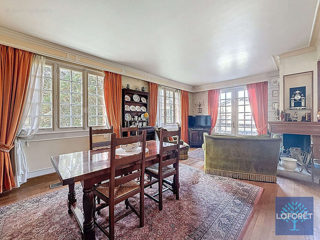 Maison à VIGNEUX-SUR-SEINE