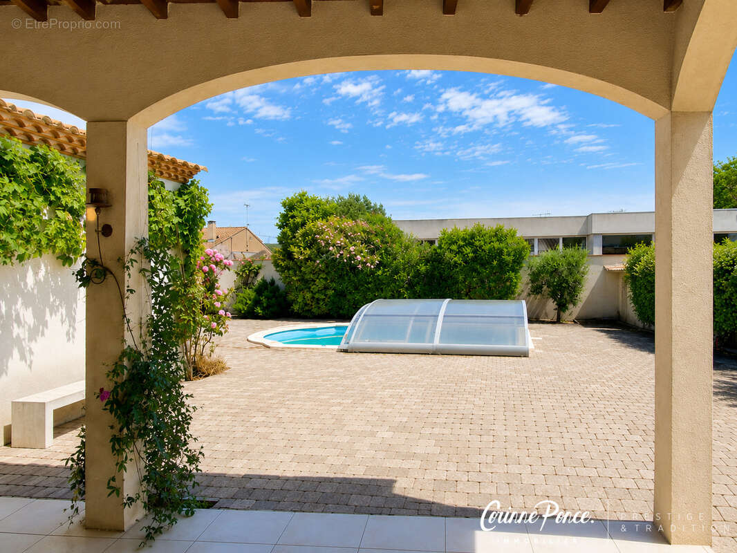 Aigues-mortes maison contemporaine avec piscine a proximite des remparts corinne ponce immo - photo 2