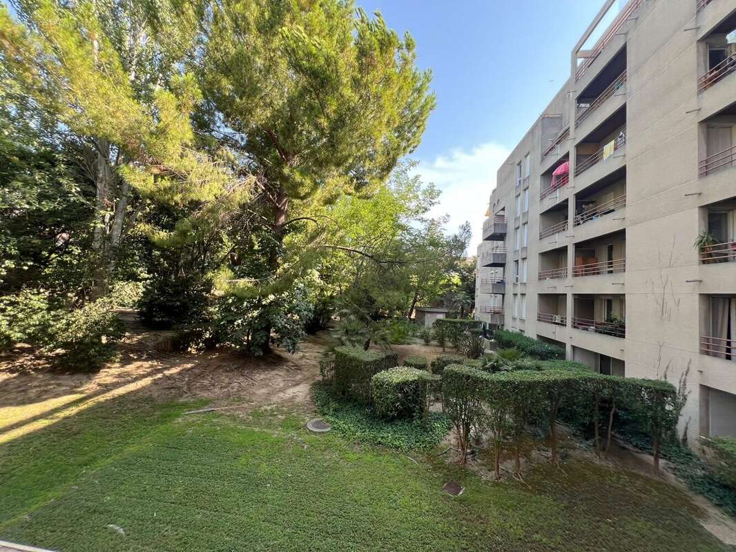 Appartement 63 m² à Marseille-10e  - photo 2