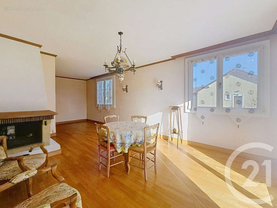 Maison à LONGUEVILLE