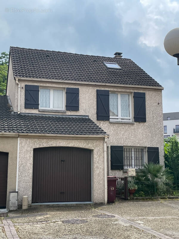 Maison à CHAMPS-SUR-MARNE