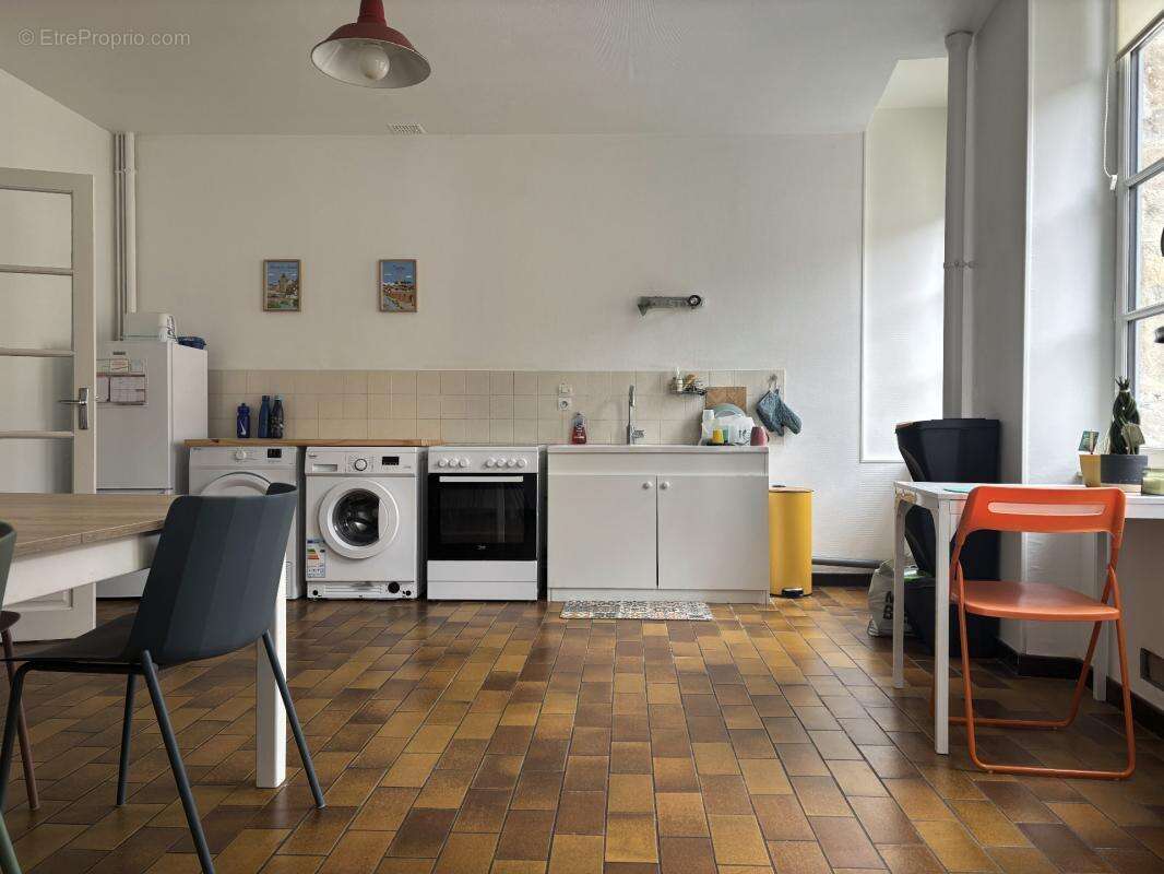 SEMUR EN AUXOIS centre-ville : appartement quatre piéces, 93m², avec une terrasse. Prix : 155 000€ - photo 5