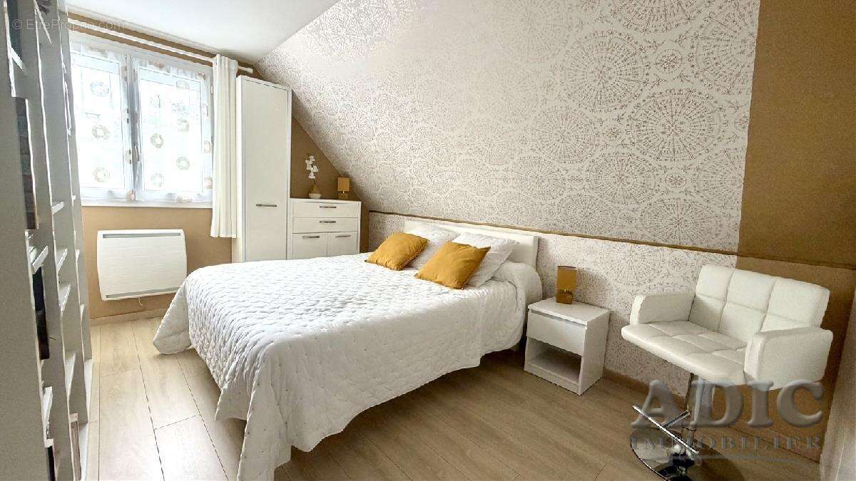 Maison 129 m² à Saint-Mard  - photo 11