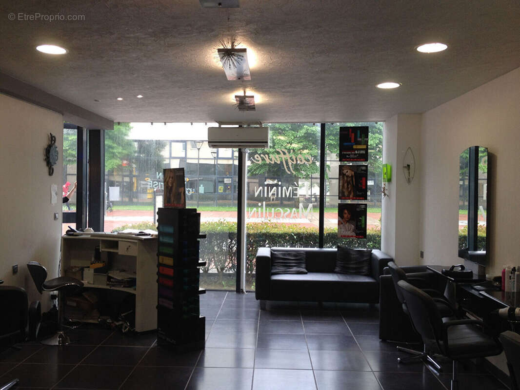 Commerce à CHASSENEUIL-DU-POITOU