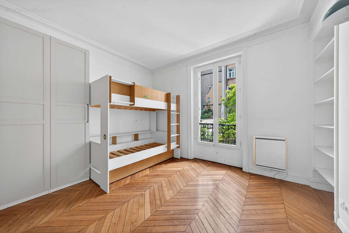 Appartement à PARIS-10E