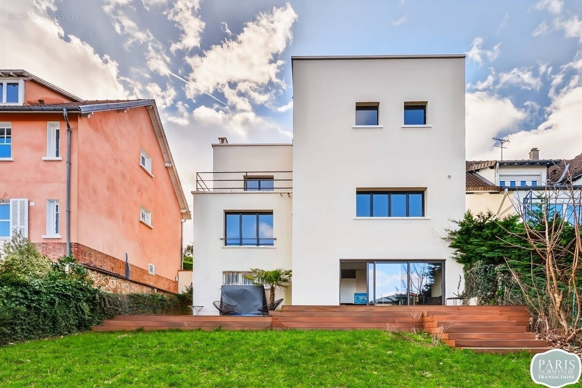 Maison à LOUVECIENNES