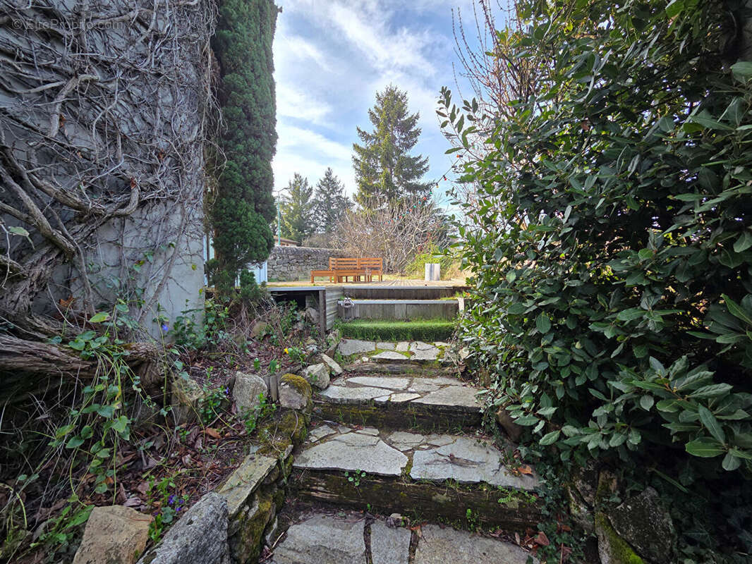 Maison à SOUCIEU-EN-JARREST