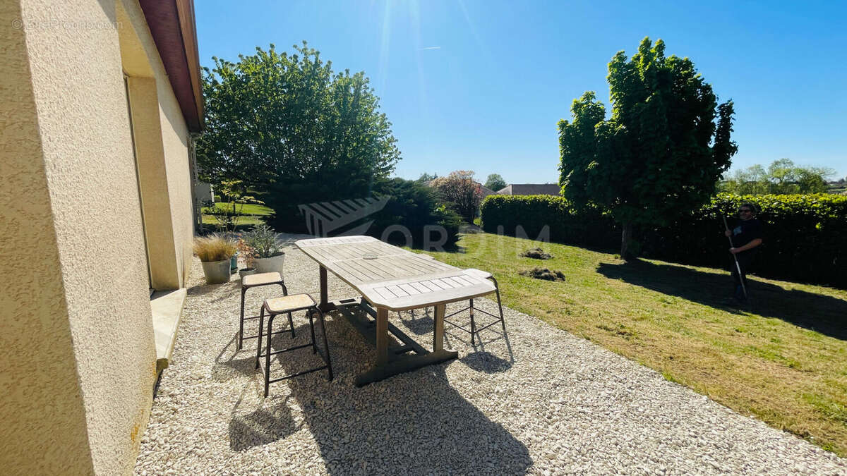 Maison à FLOGNY-LA-CHAPELLE