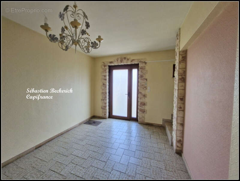 Maison à vendre 6 pièces SARRALBE (57) 149m² - photo 5