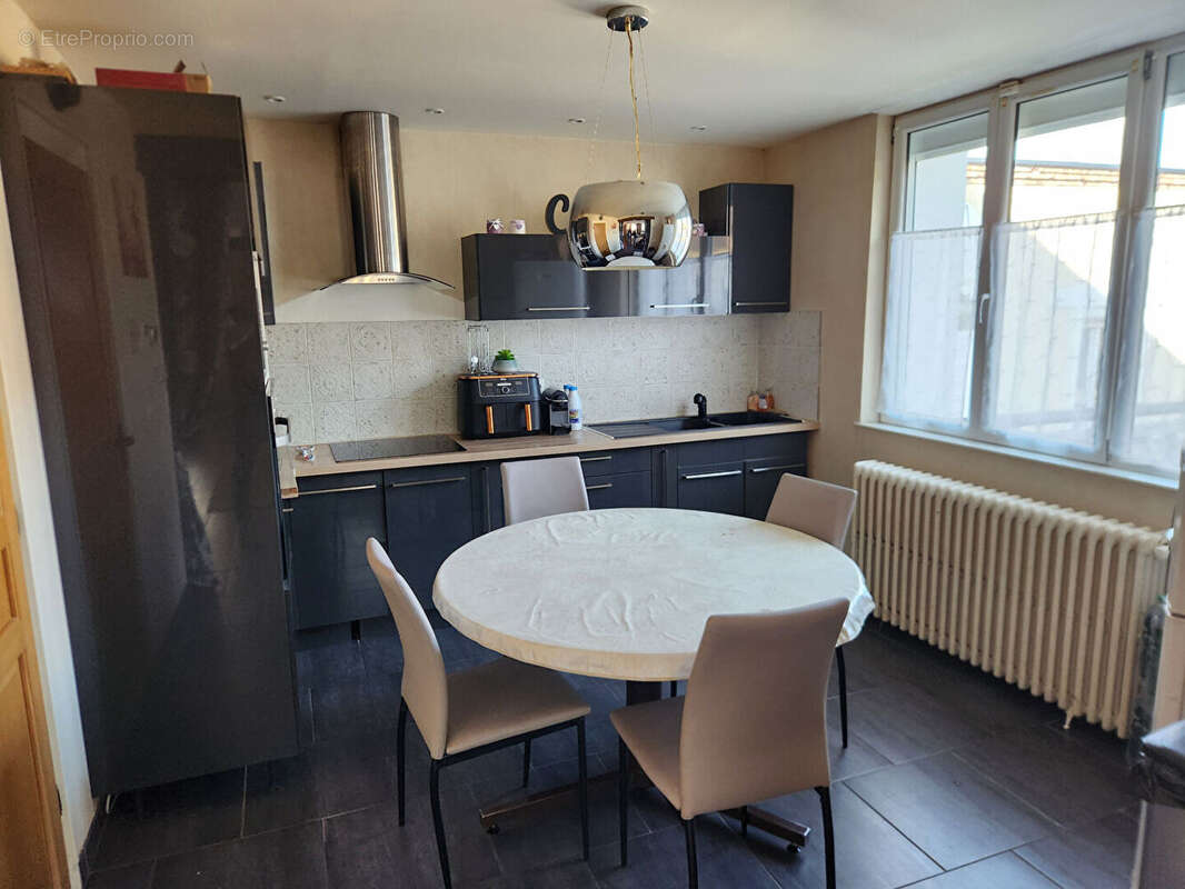 Maison à TREMBLAY-LES-VILLAGES