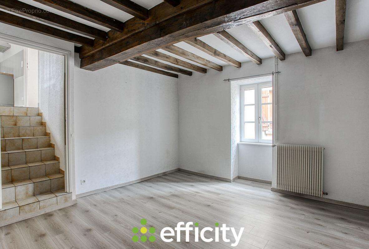 Appartement à COGNY