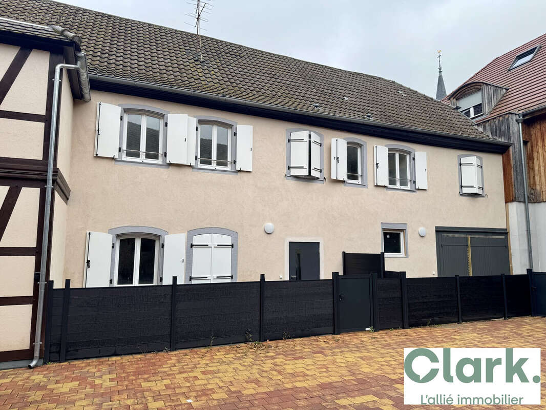 Façade côté cour - Appartement à OBERHAUSBERGEN