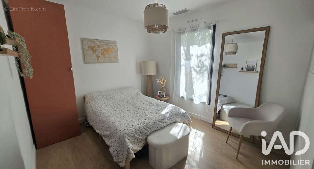 Maison 140 m² à Salles  - photo 9