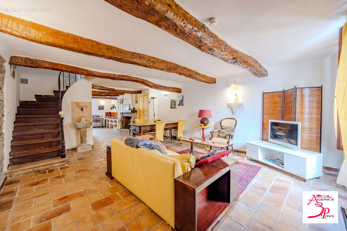 Maison à COLLOBRIERES