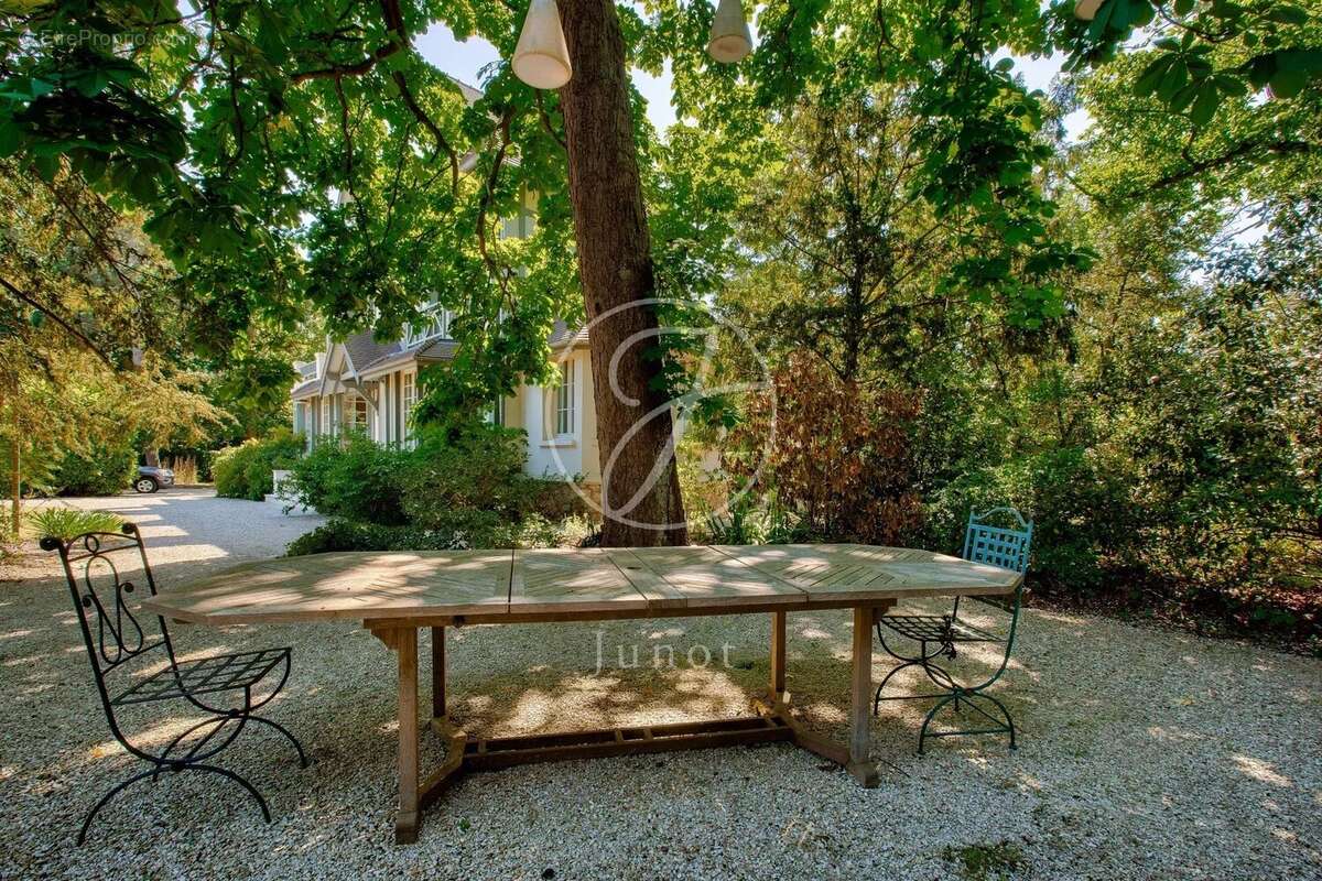 Maison à LE VESINET