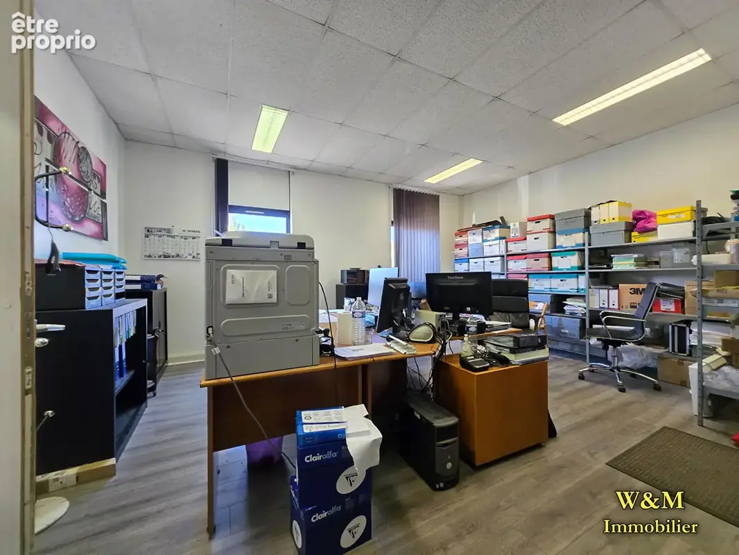 Entrepôt -Local à usage d'activités avec bureau de 194 m² -VENDU LOUE - photo 5