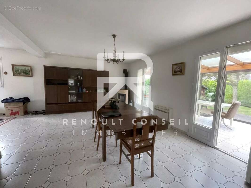 Maison à LE MESNIL-ESNARD