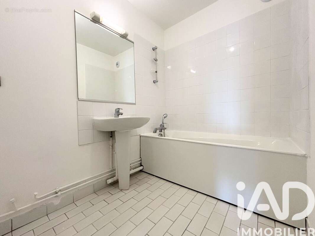 Photo 8 - Appartement à LA GARENNE-COLOMBES