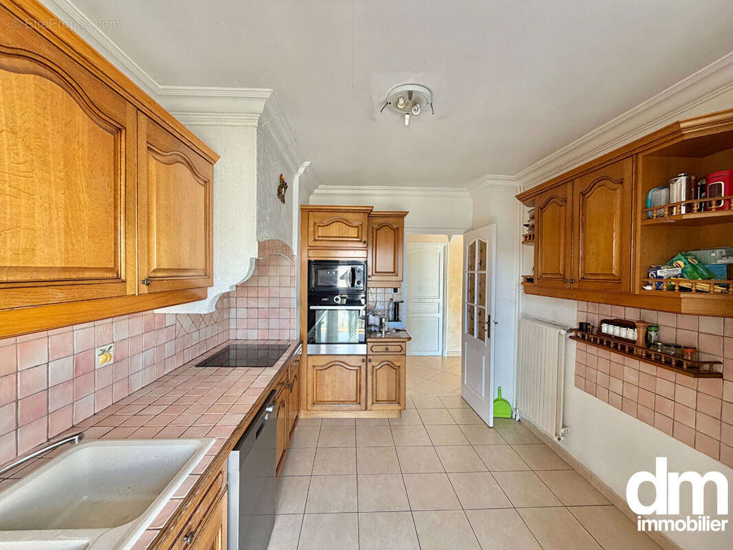 Appartement  de type 4 avec balcons et cave privative. - photo 10