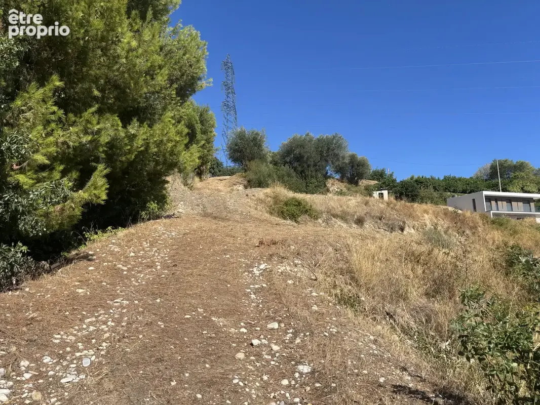 Terrain plat 1 404 m2   division autorisée   potentiel constructible   vue mer possible - photo 12