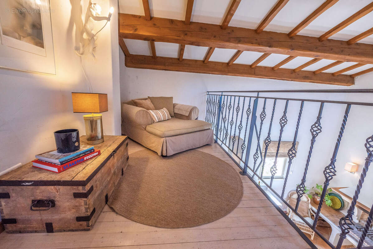 Maison à LES ADRETS-DE-L'ESTEREL