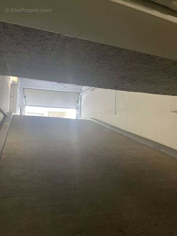 Parking à LEVALLOIS-PERRET