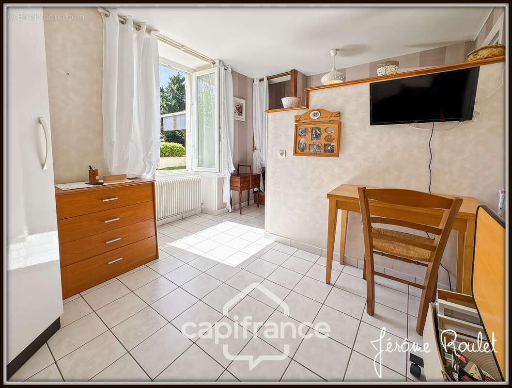 Maison en pierre à vendre Champigny-En-Rochereau (86), 6 pièces, 4 chambres, terrain 1 900 m² avec dépendances - photo 15