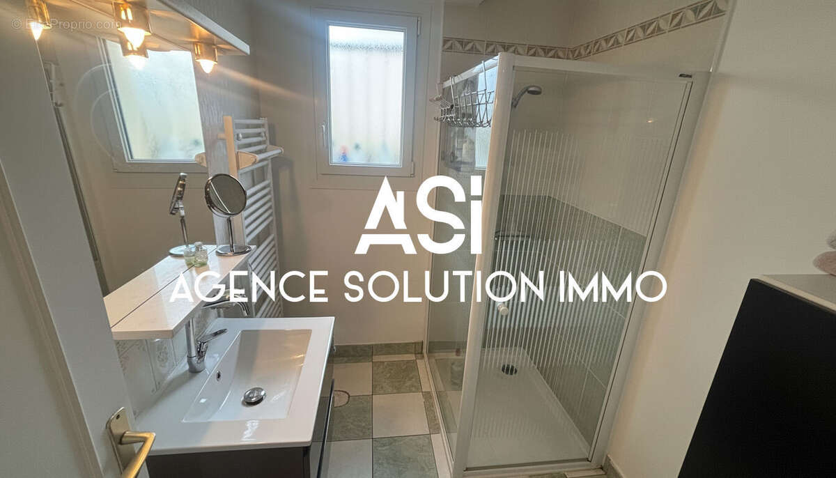 Maison à AMBRIERES-LES-VALLEES