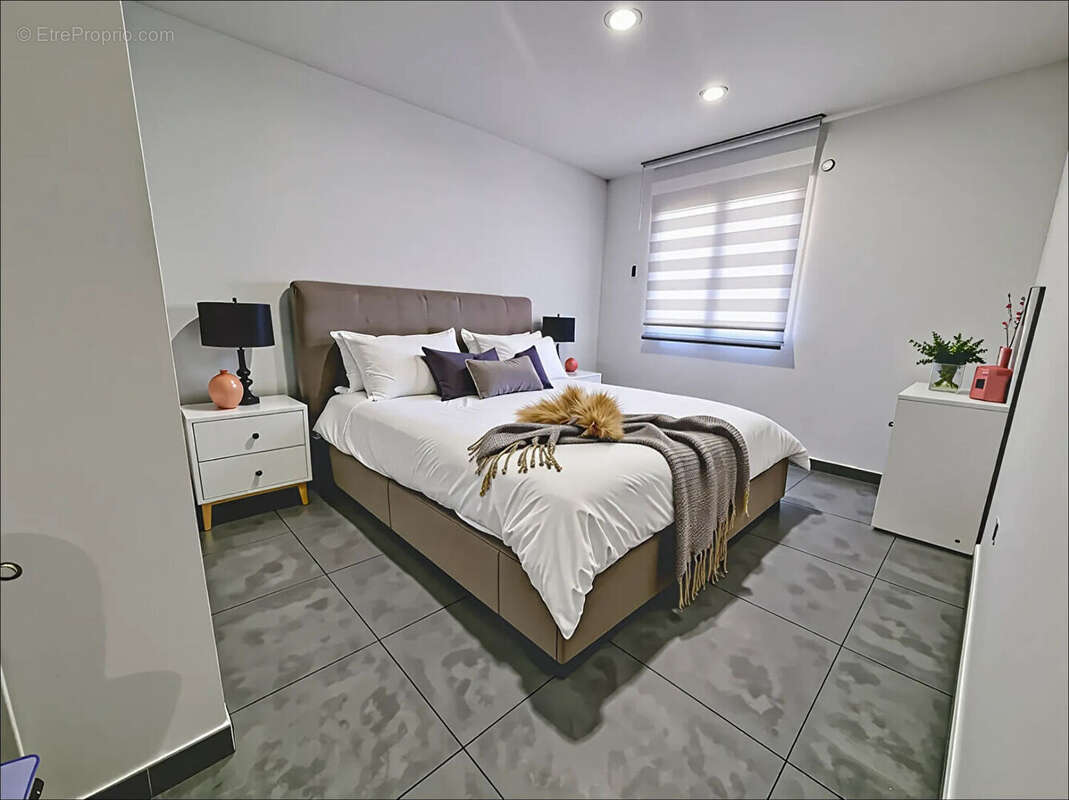 Maison à SURY-LE-COMTAL