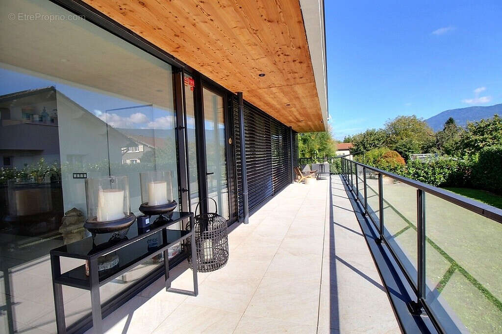 Maison à VILLE-LA-GRAND