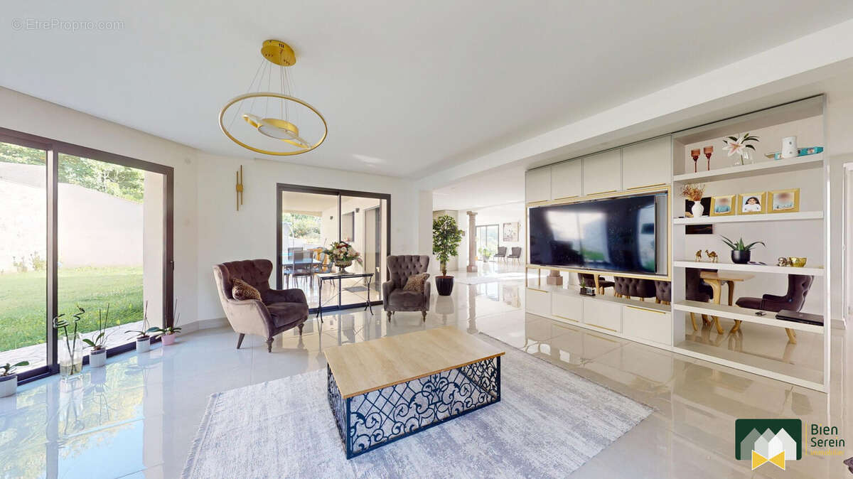 Salon principale - Maison à SAINT-PREST