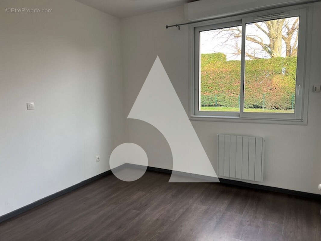 Appartement à NEYRON