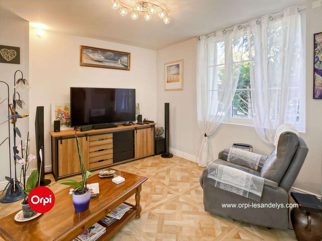 Maison rénovée Centre Ville  Les Andelys - 3 ch - terrain 321m² - photo 6
