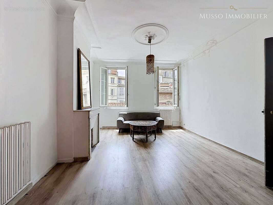 Appartement 77 m² à Marseille-5e  - photo 4