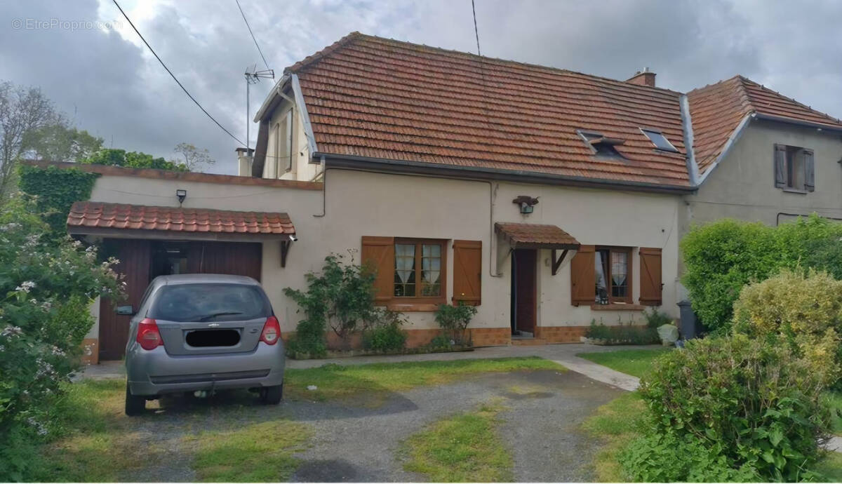 Maison à HOMBLEUX