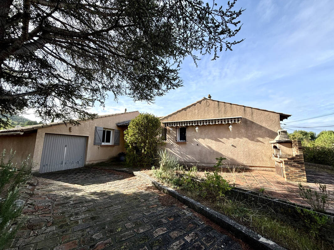 Maison à SAINT-CYR-SUR-MER