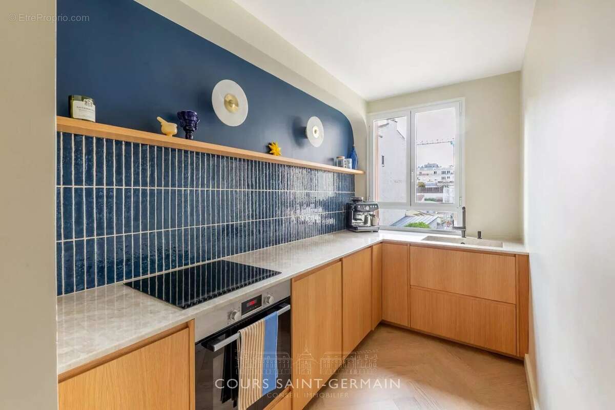 Appartement à PARIS-16E