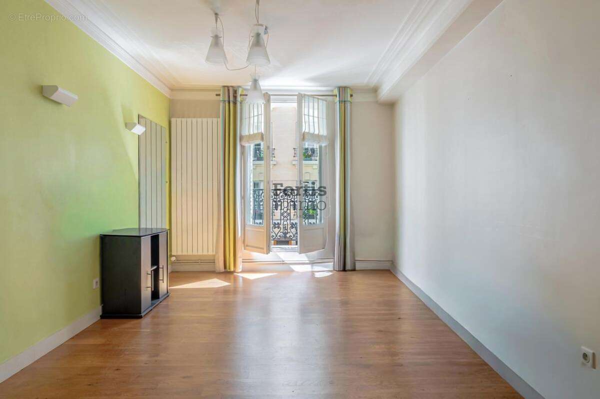 Appartement à PARIS-14E