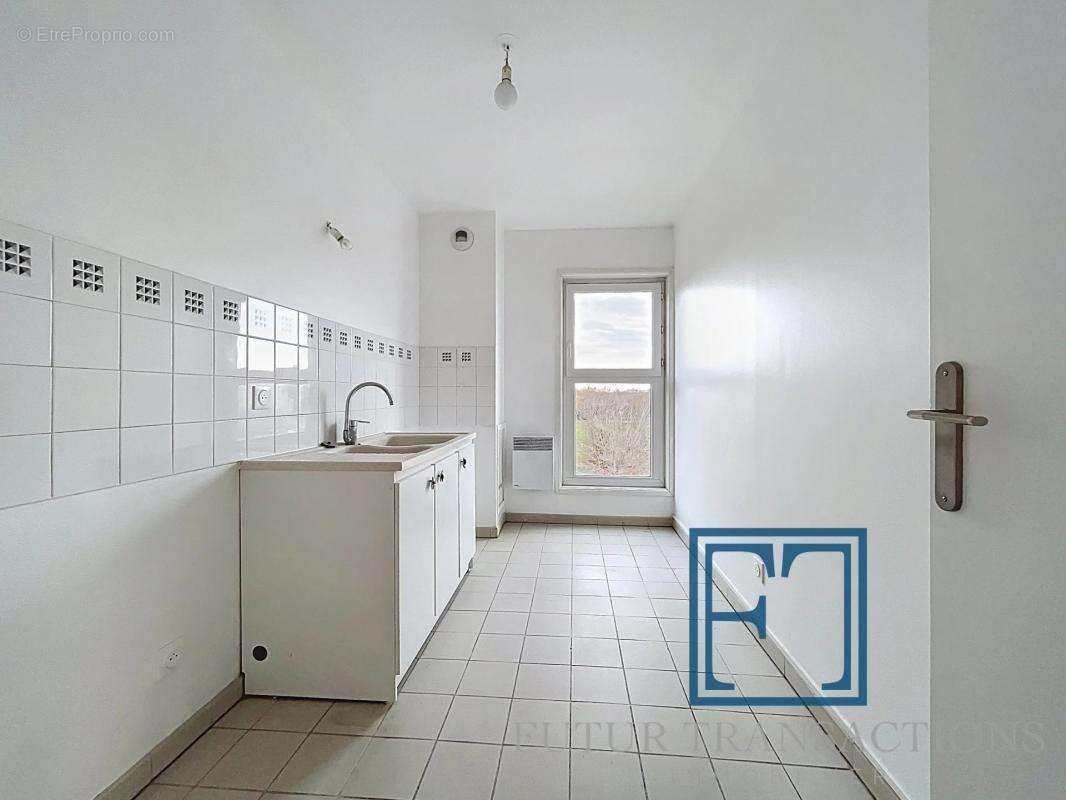 Appartement à VOISINS-LE-BRETONNEUX