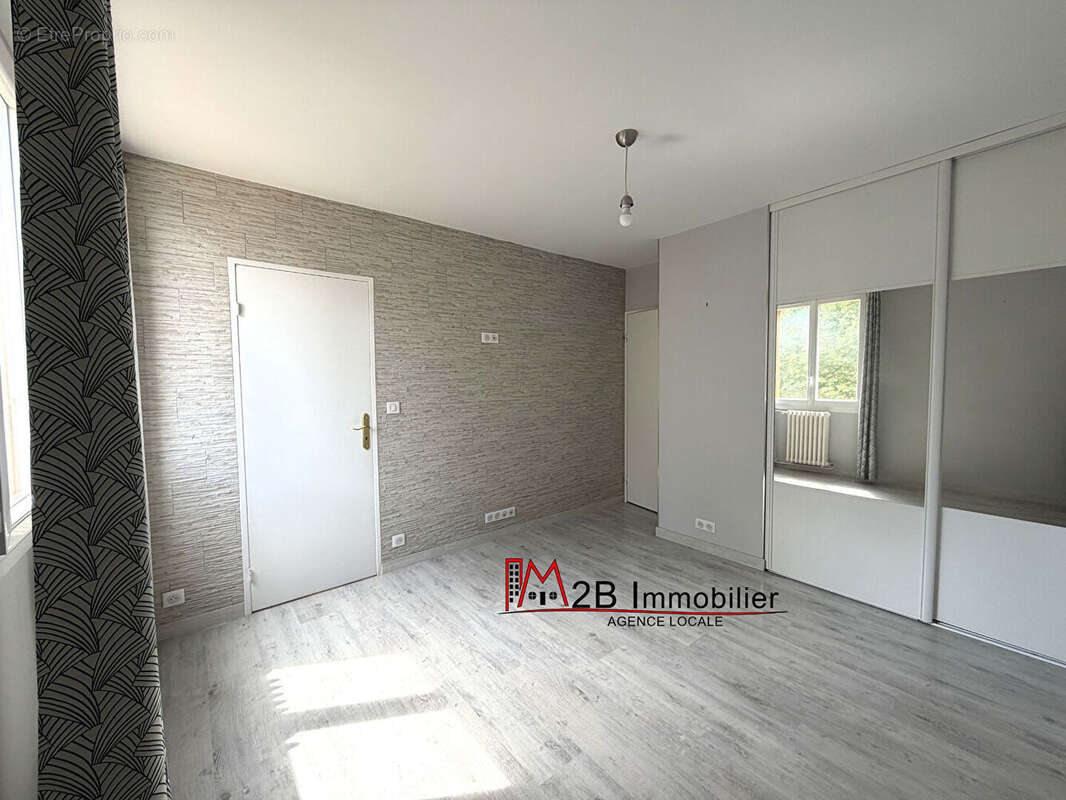 Beau f3 entierement renove - photo 8