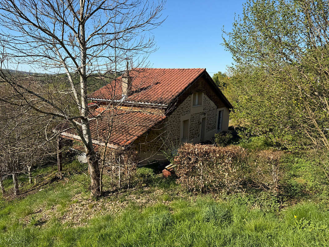 Maison à DECAZEVILLE