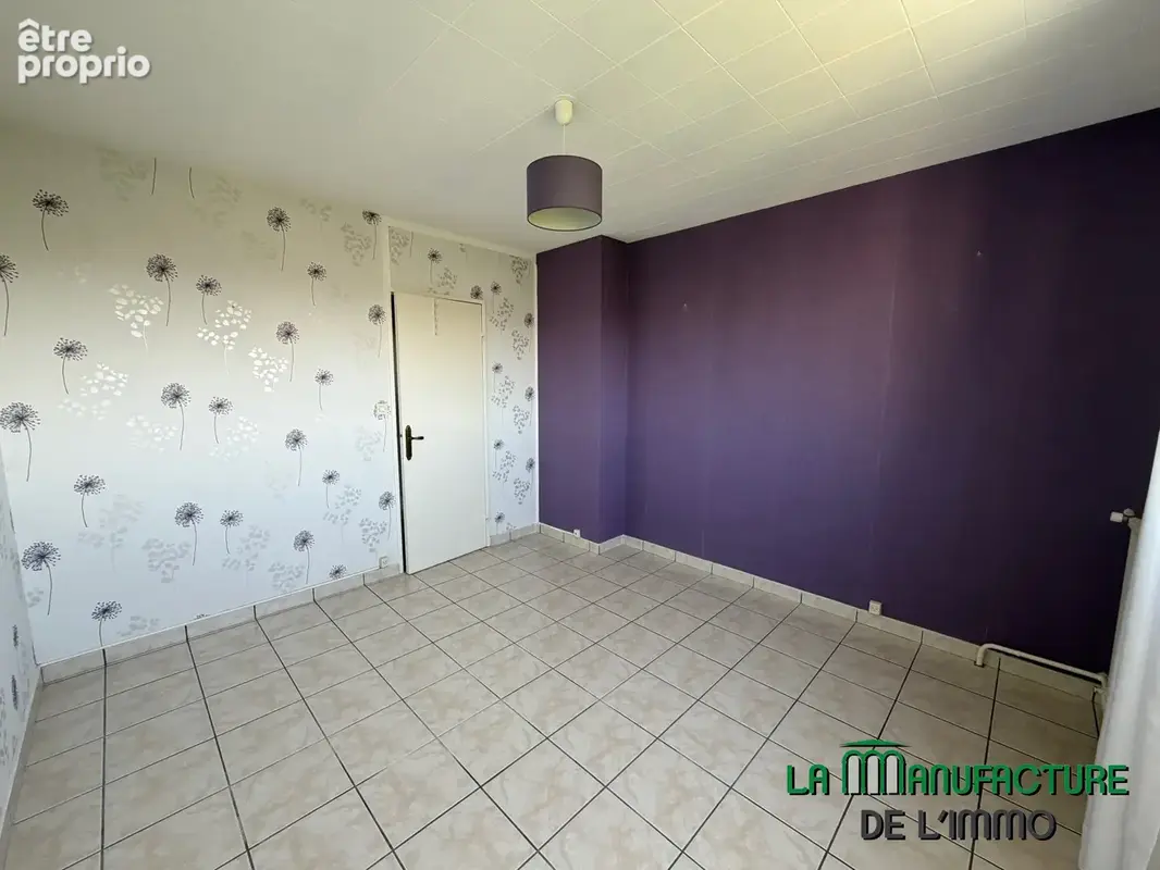 Appartement F3 - 69,37M2 - Cave - Saint-Etienne Secteur La Metare. - photo 9