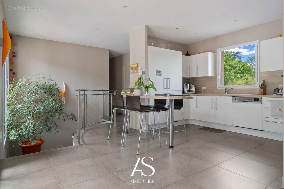 Maison à COLLONGES-AU-MONT-D&#039;OR