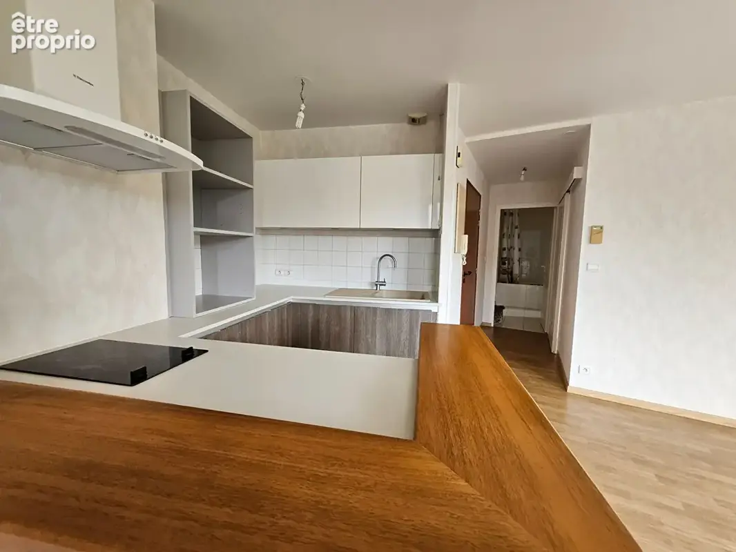 Dinan centre : appartement T2 lumineux avec ascenseur. vue degagée et garage - photo 8