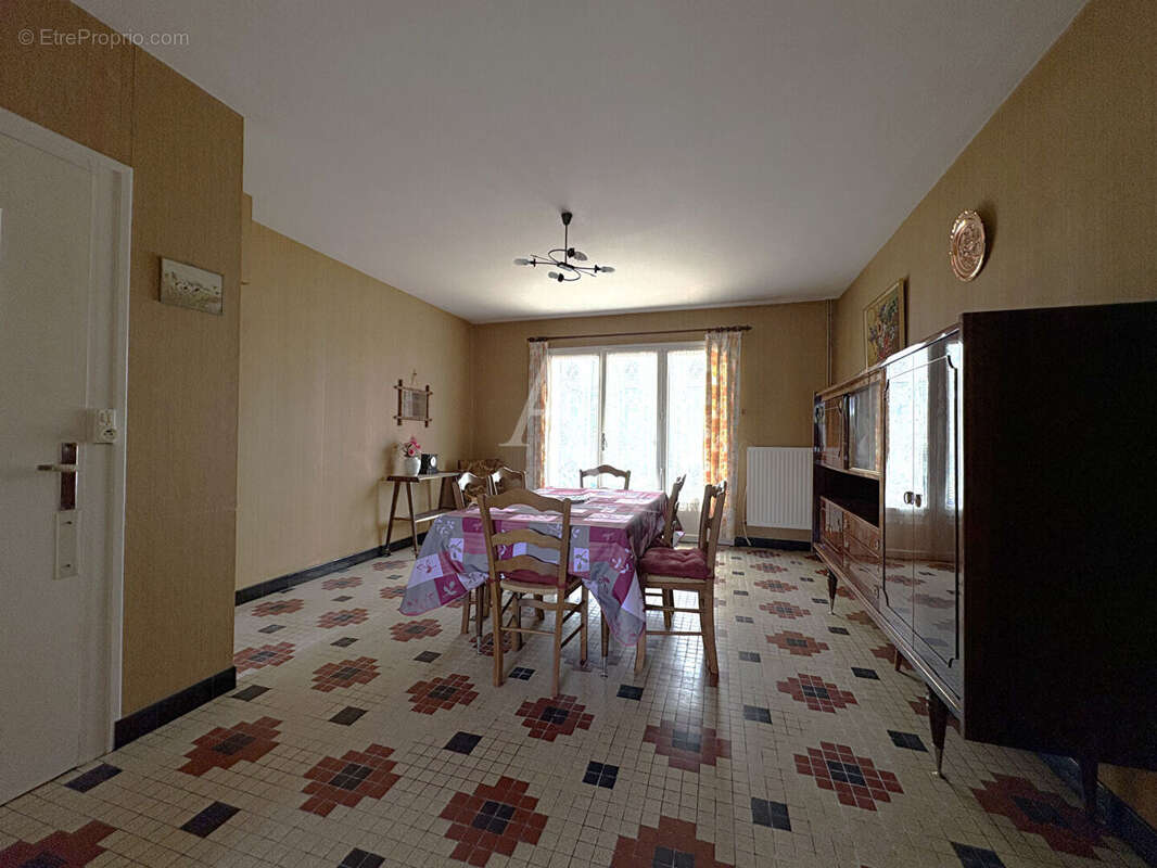 Maison 5 pièces - 3 chambres - LES VELLUIRE SUR VENDEE - photo 3