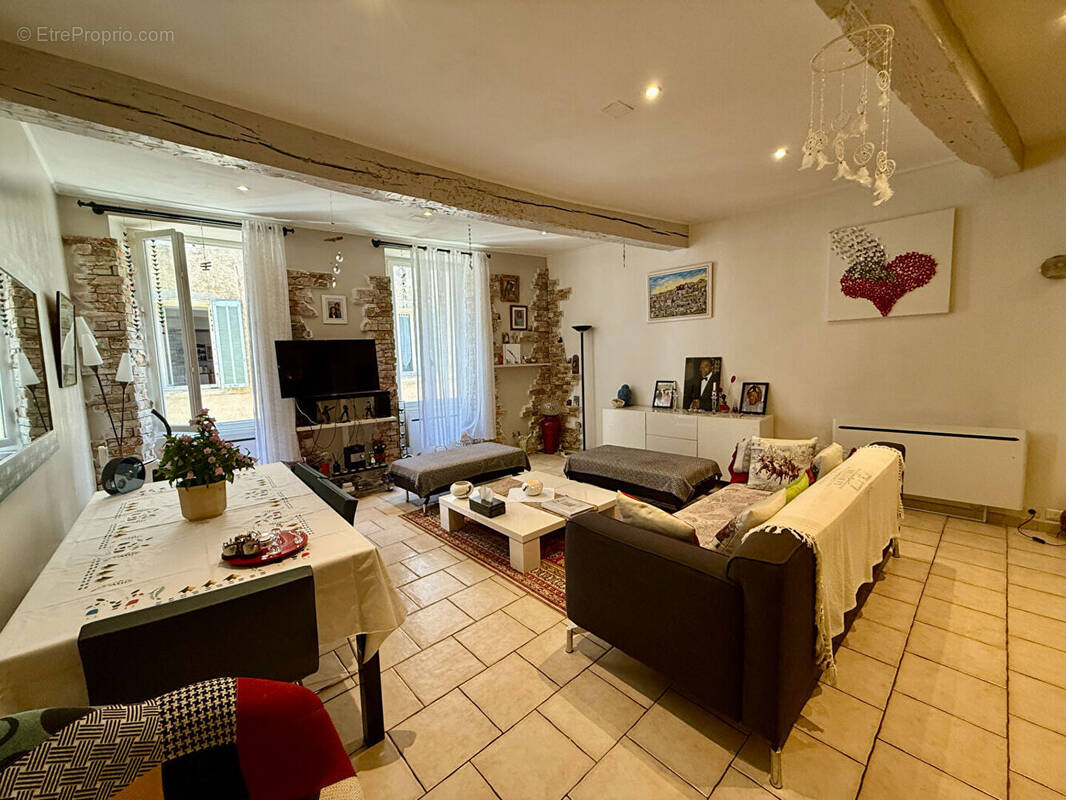 Maison à SAINT-MAXIMIN-LA-SAINTE-BAUME