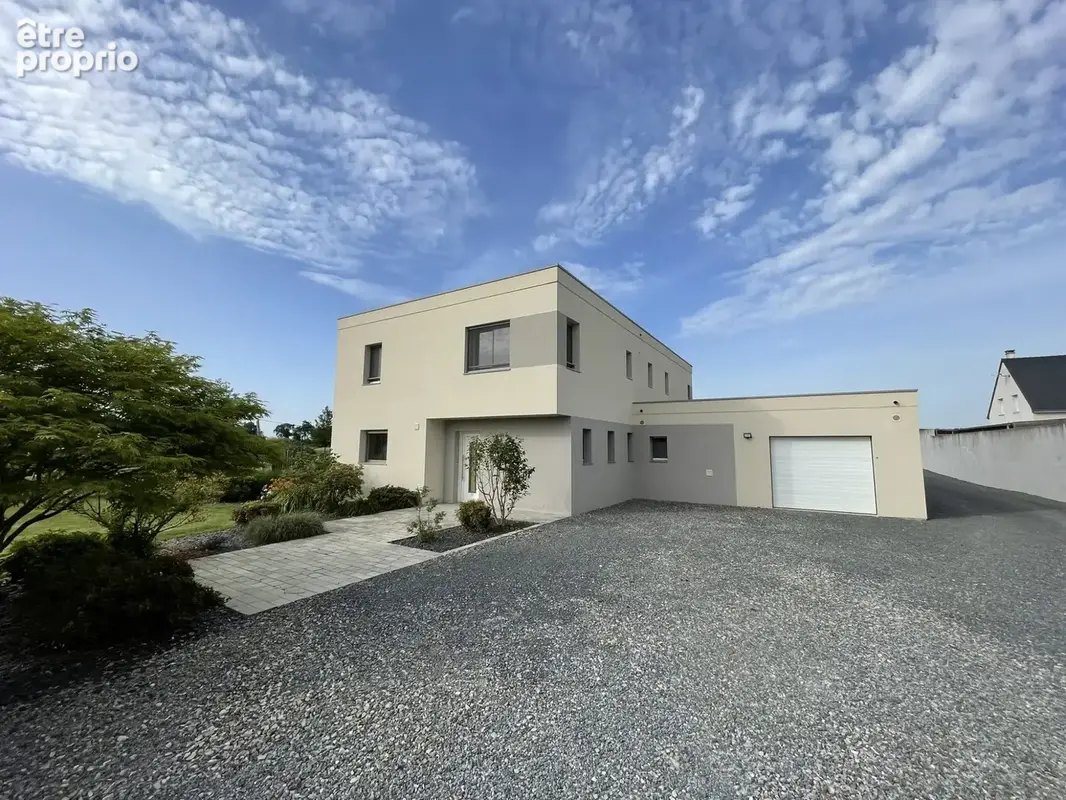 Maison 10 pièces 300 m² à vendre à Mayenne (53100) - photo 2